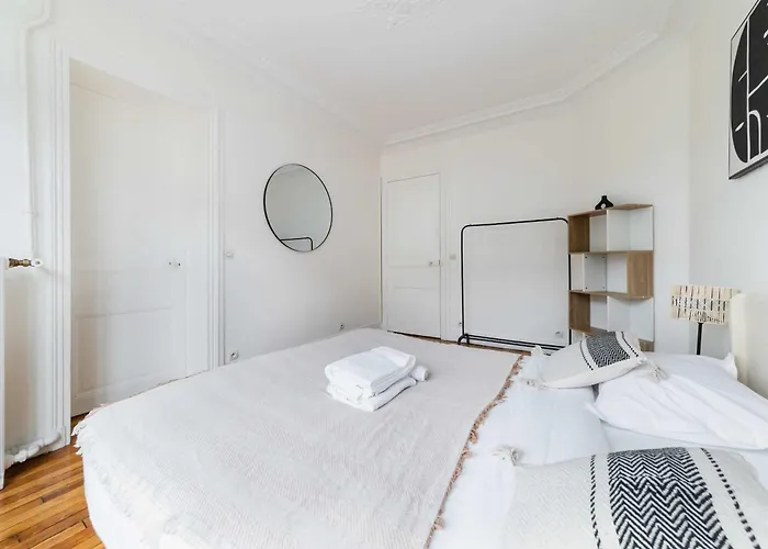 3 Pieces Au Coeur Du 19e - 4p * Paris